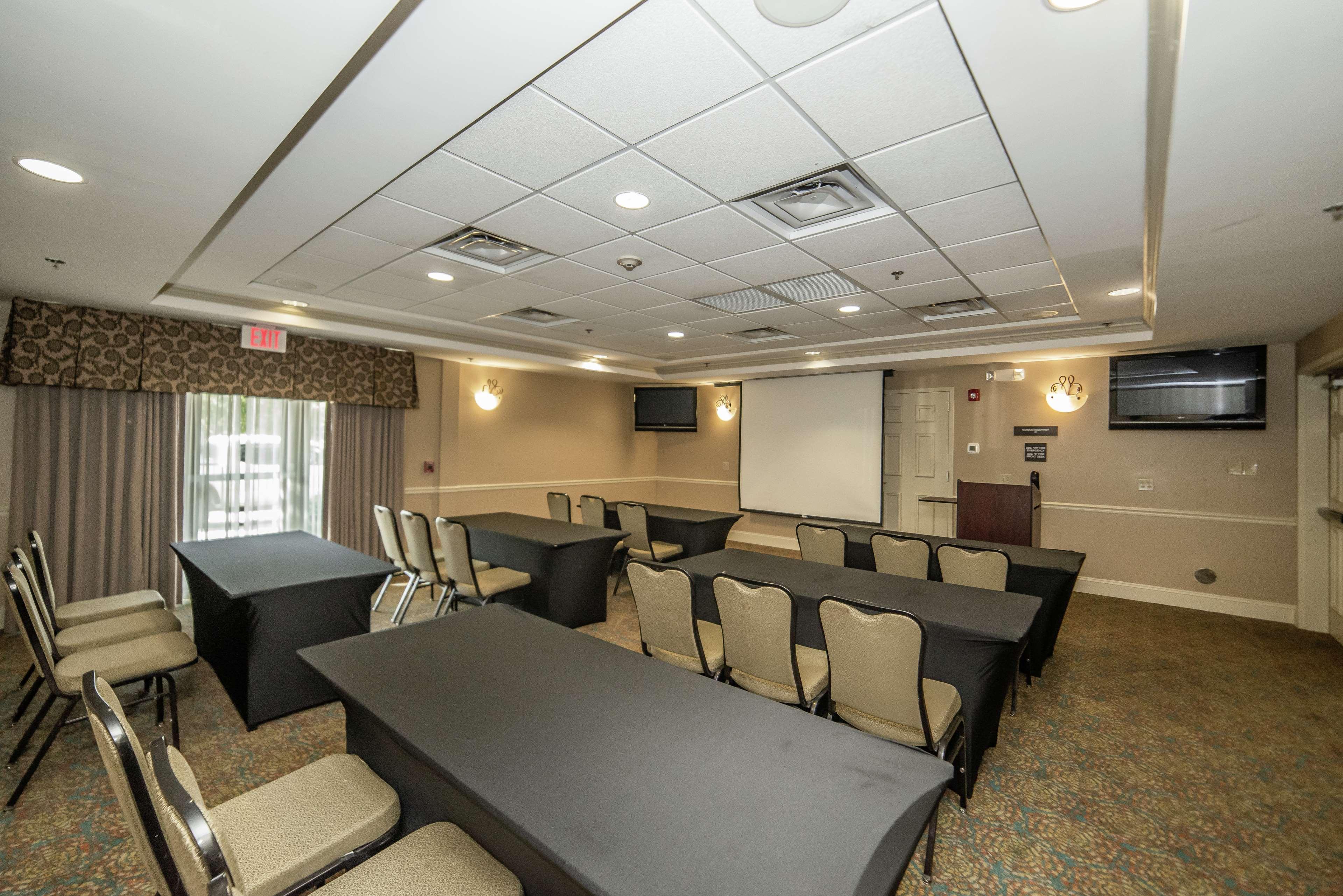 Hilton Garden Inn Beaufort Bagian luar foto